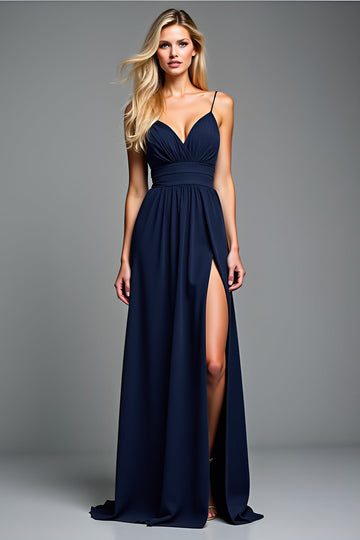 Une ligne bleu marine spaghetti bretelles robe longue d’invité de mariage